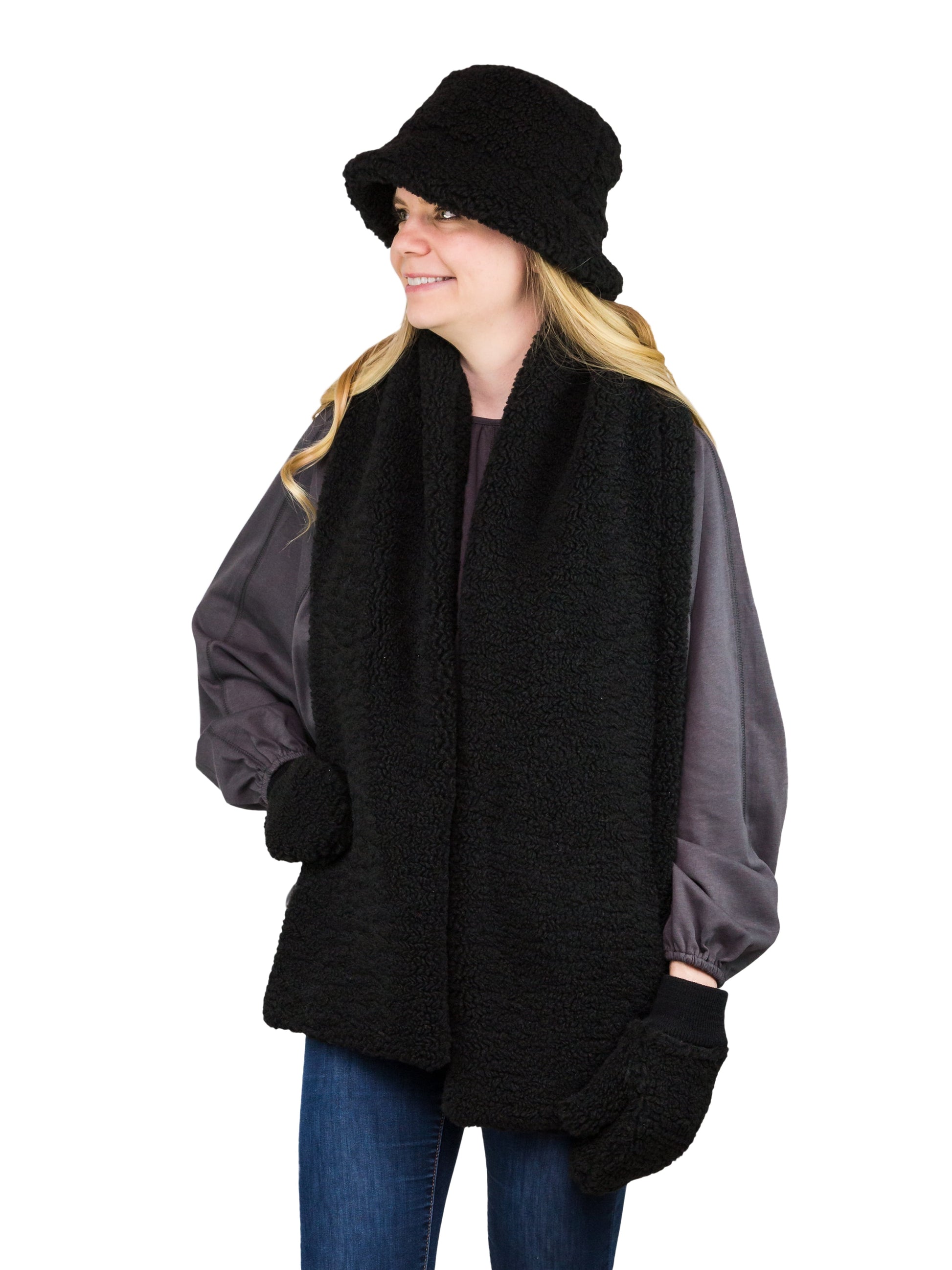 Time and Tru Women'S Faux Shearling Winter Scarf, Black